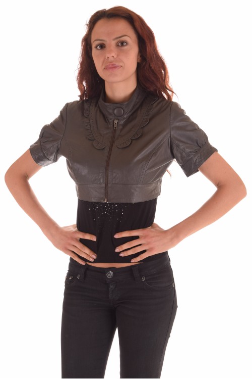 Geacă gri scurtă din piele naturală 72.00