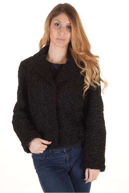 Palton de damă negru de astrahan 372.00