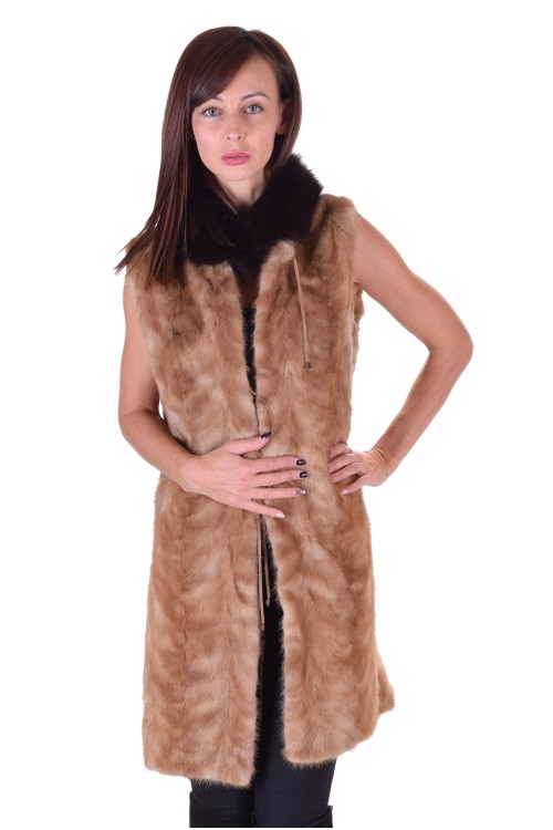 Vestă de damă bej din nurcă 372.00