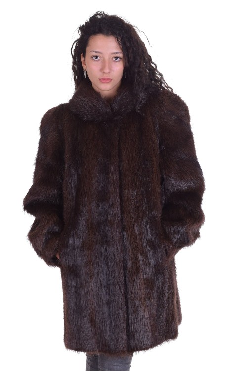Palton de damă din castor 172.00