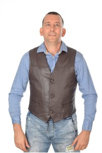 Vestă de bărbați maro închis din piele naturală