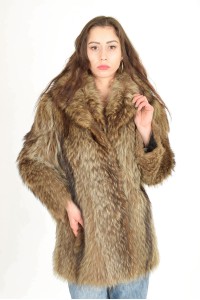 Palton de damă magnificde lup