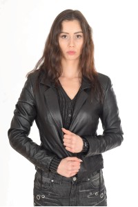 Geacă elegantă neagră din piele naturală